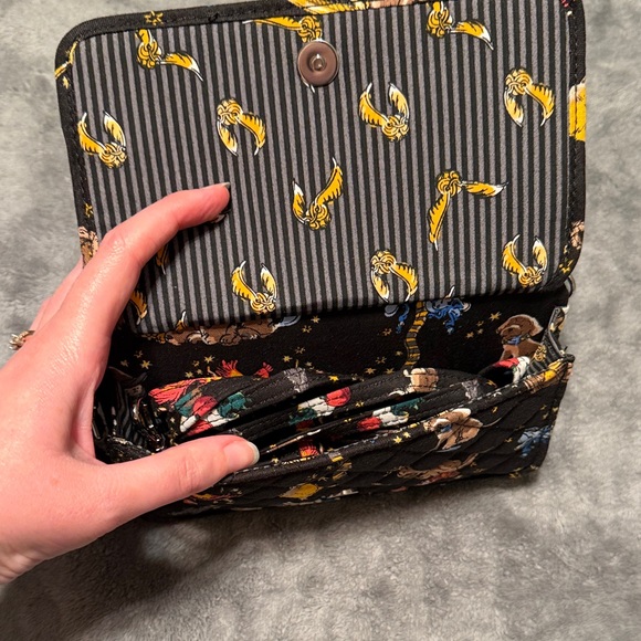 Vera Bradley Black Quilted Wristlet, Harry Potter collection - Picture 2 of 4